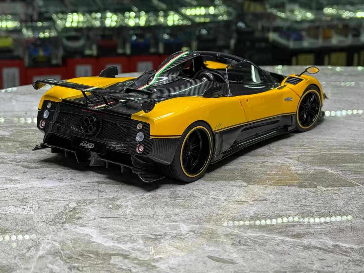 Almost Real Pagani Zonda Cinque Roadster 1/18