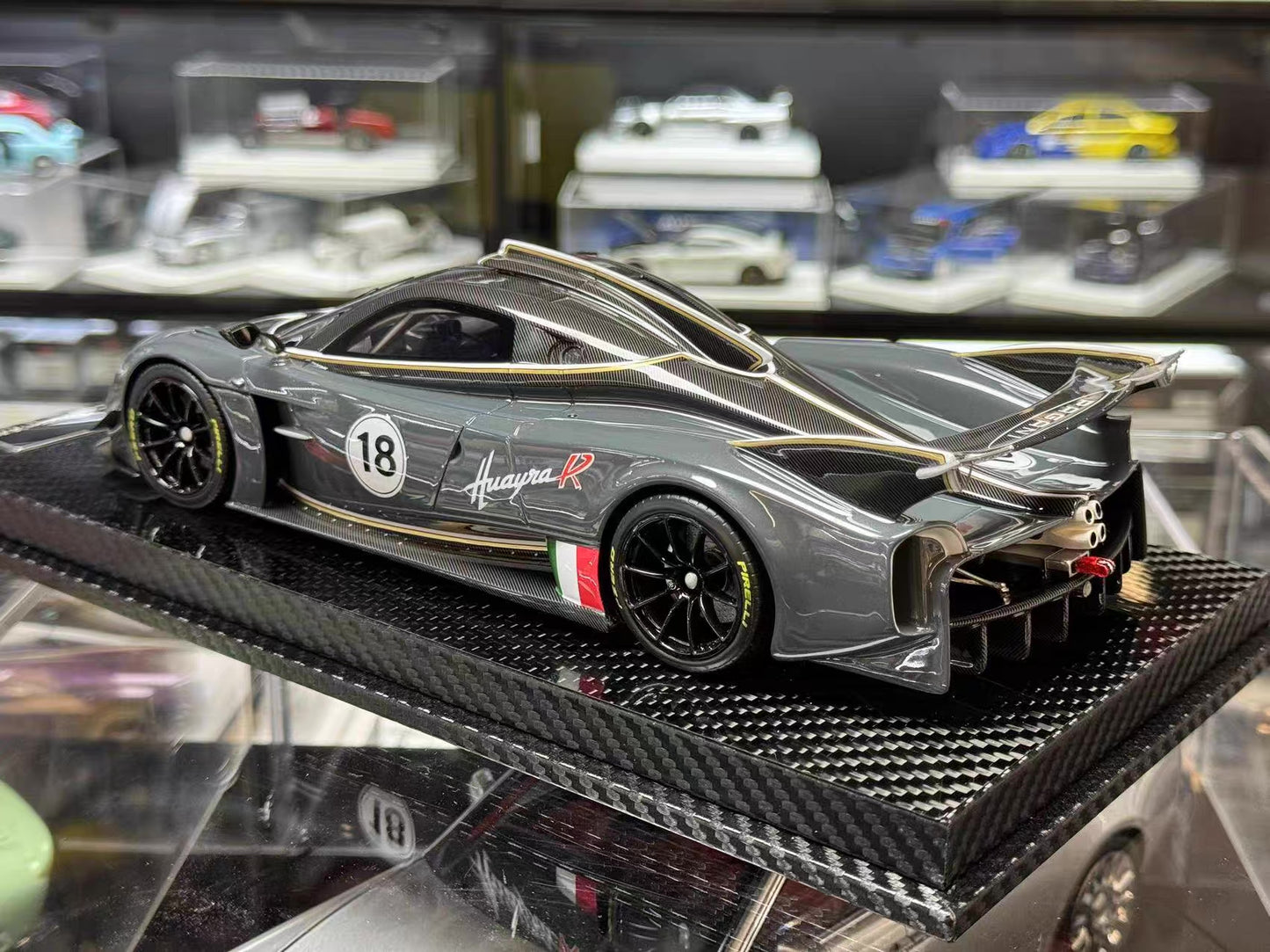 VIP Models Pagani Huayra R 1/18.