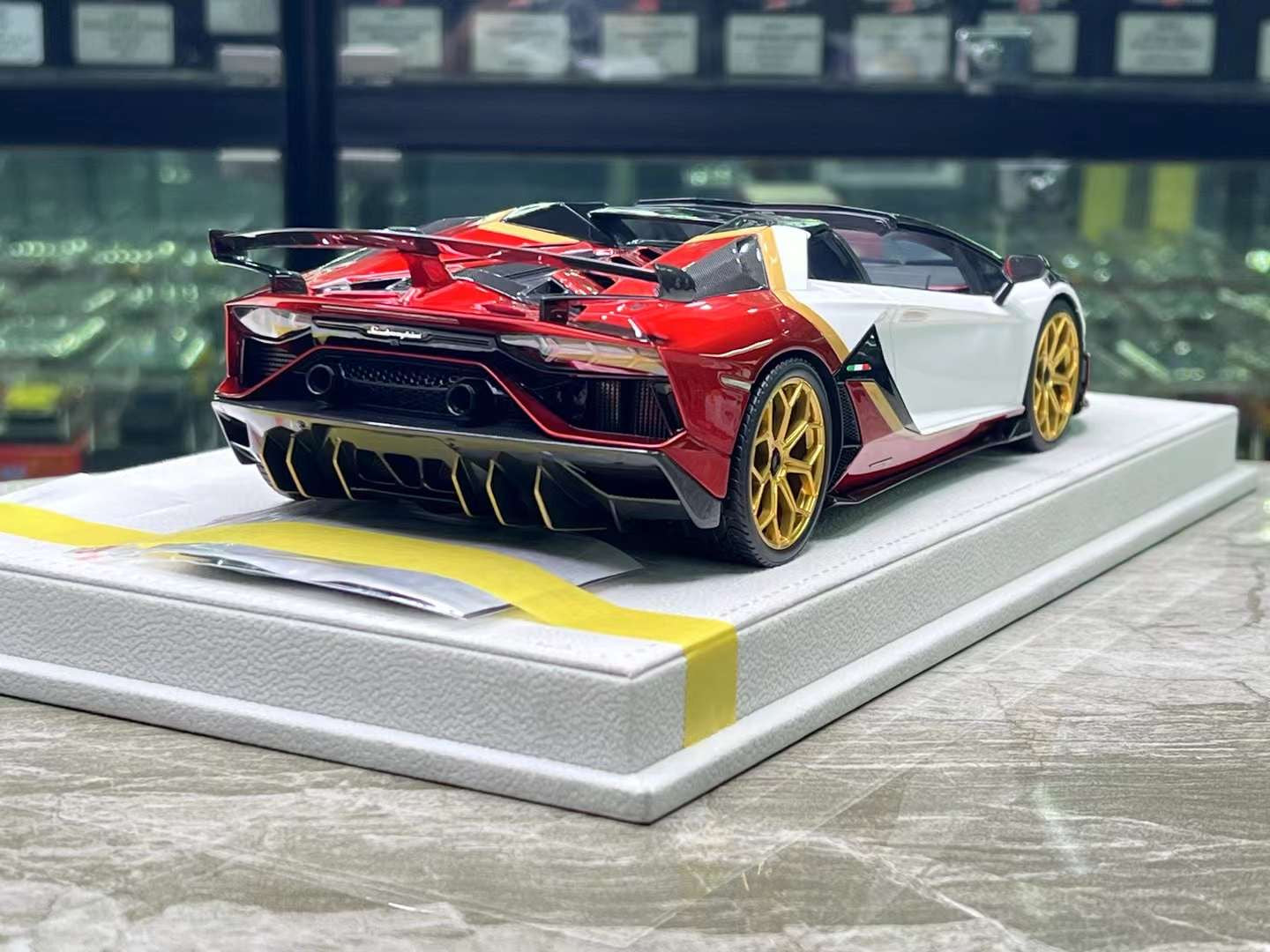 MakeUp 1/18 SVJ Roadster Ad Persona