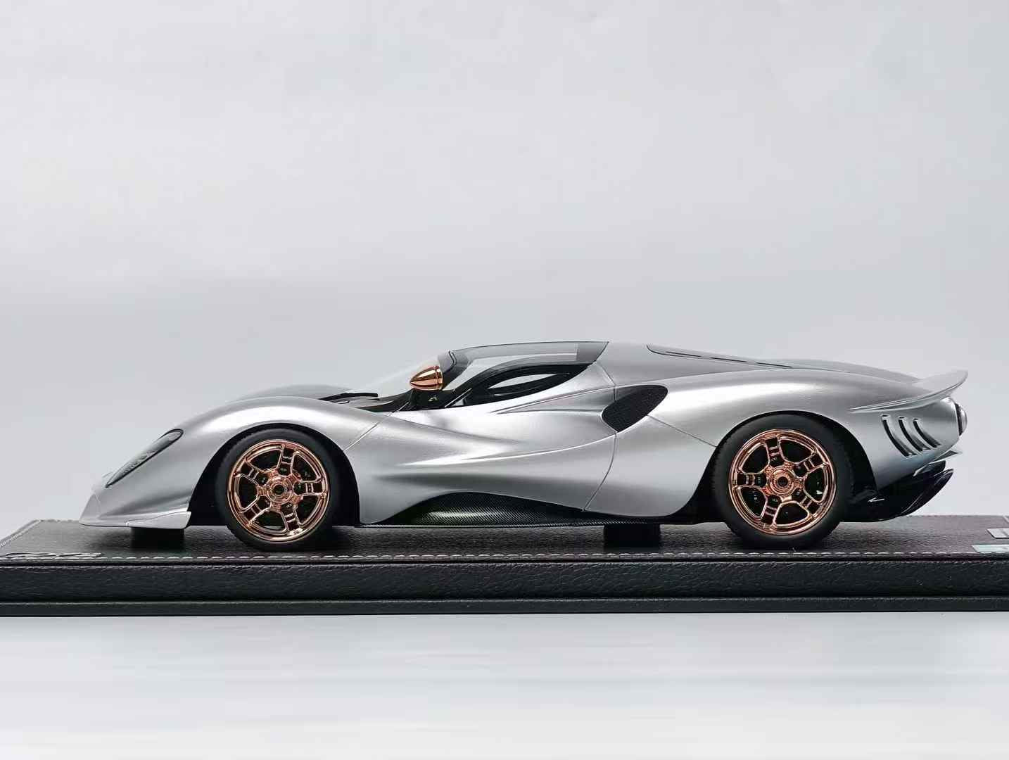 Peako Models De Tomaso P72 1/18
