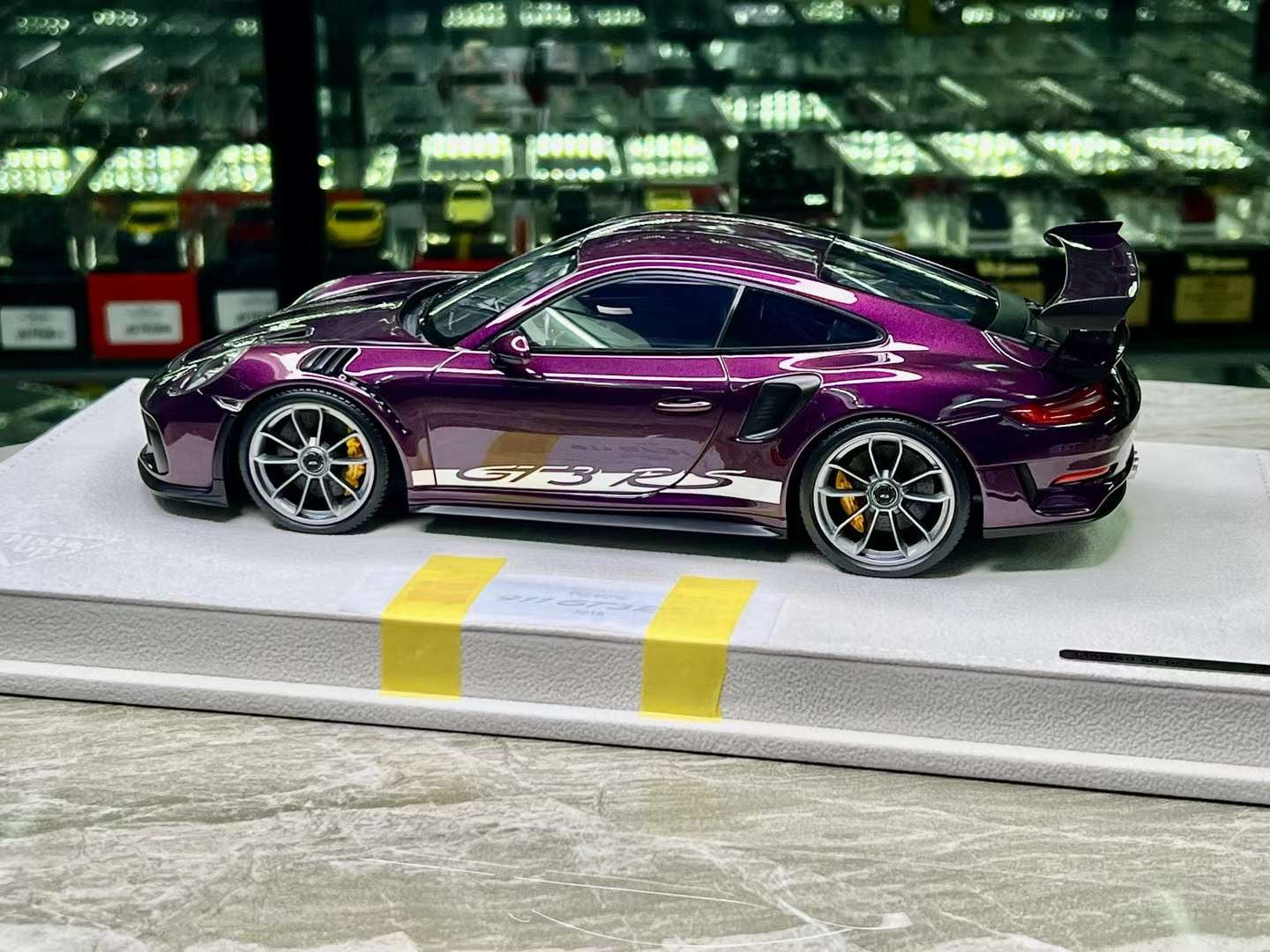 MakeUp 1/18 Porsche 911 GT3RS