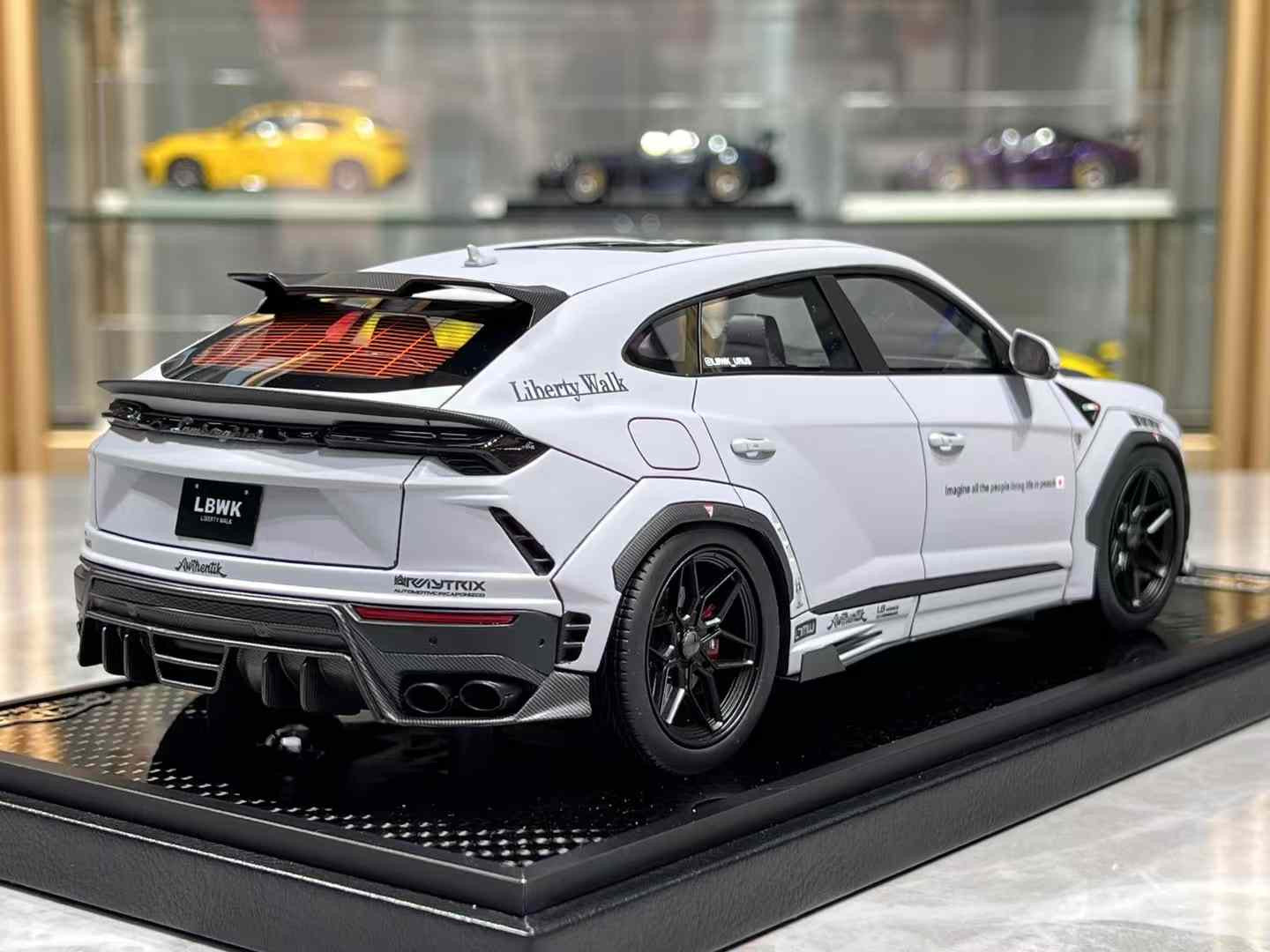 VIP Models Lamborghini Urus 1/18