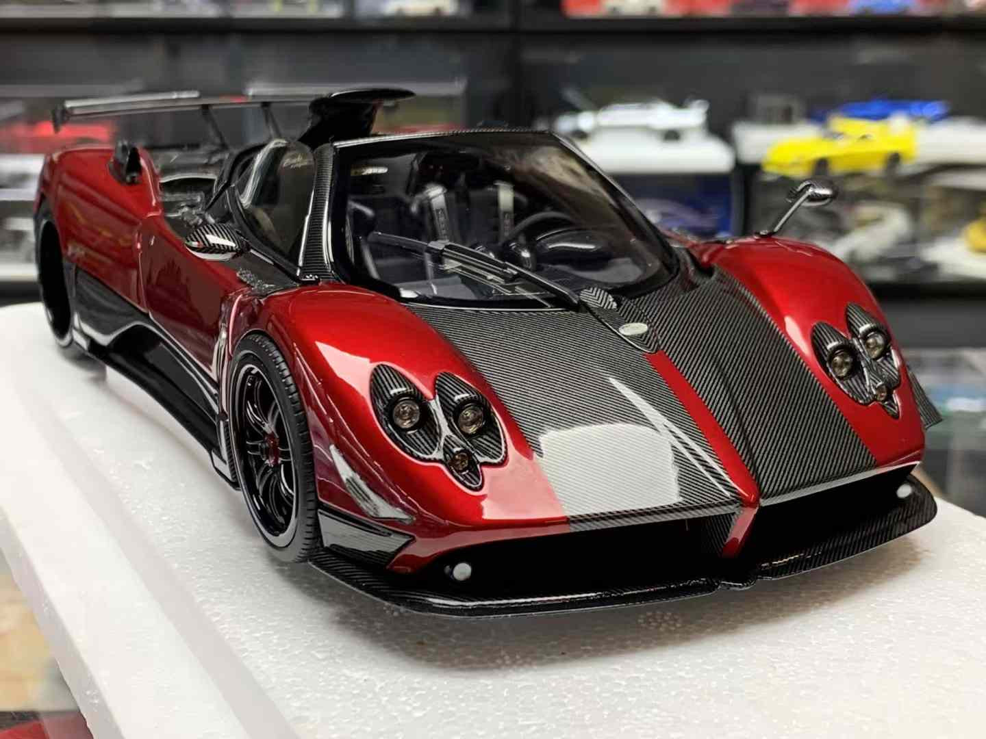 Almost Real Pagani Zonda Cinque Roadster 1/18