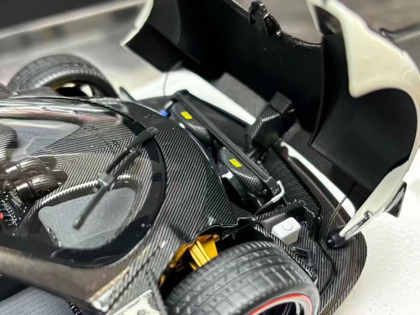 Almost Real Pagani Zonda Cinque Roadster 1/18