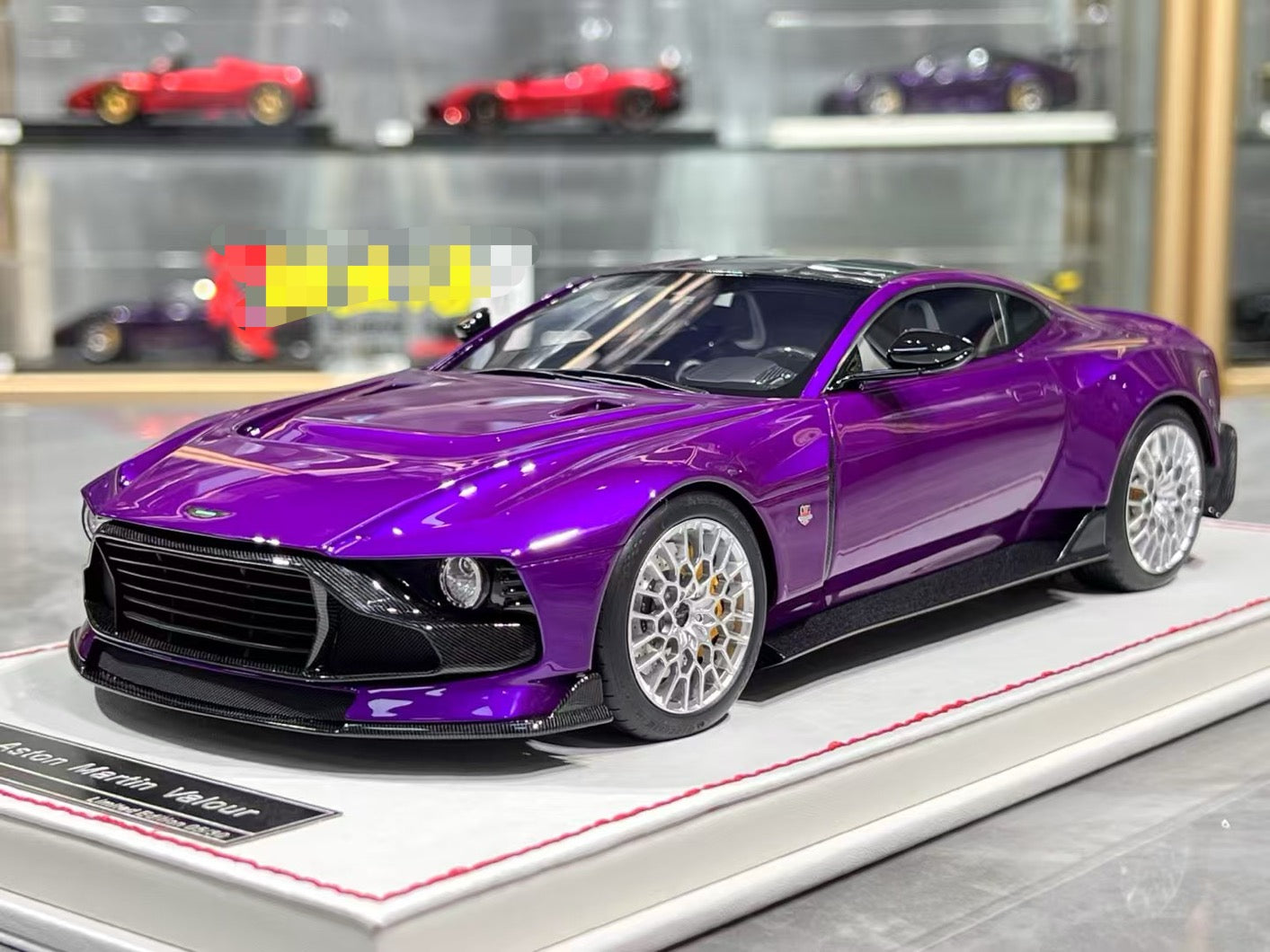 Runner Aston Valour 1/18