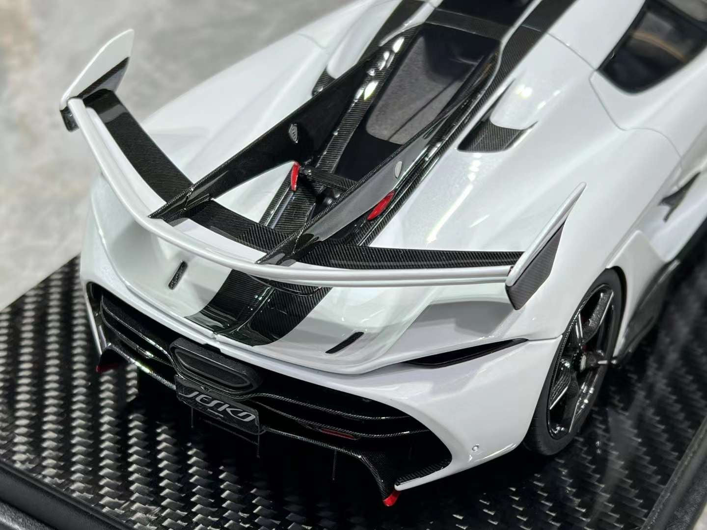FrontiArt Koenigsegg Jesko 1/18