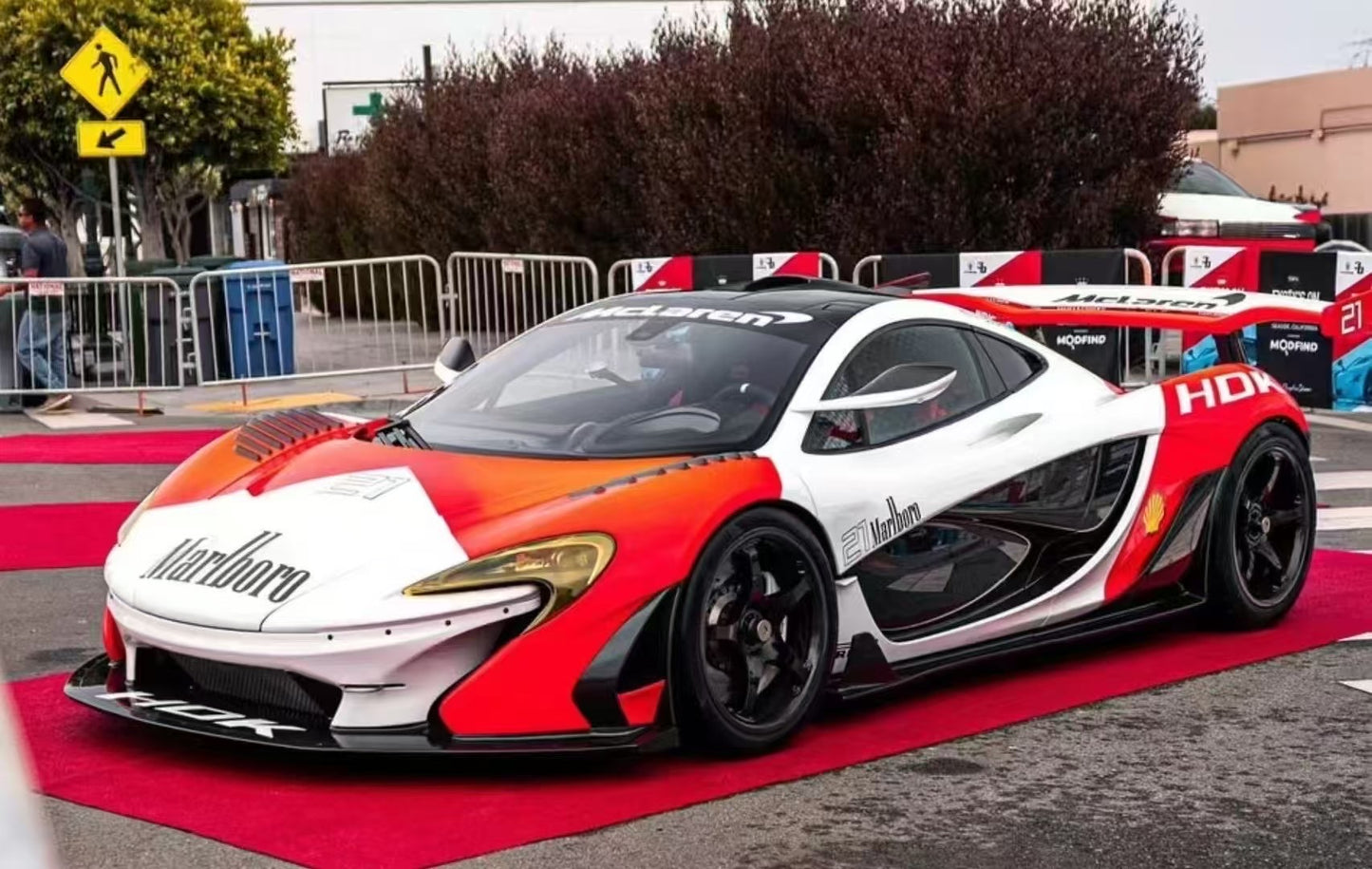 Dino Models McLaren P1 1/18 (White Base)