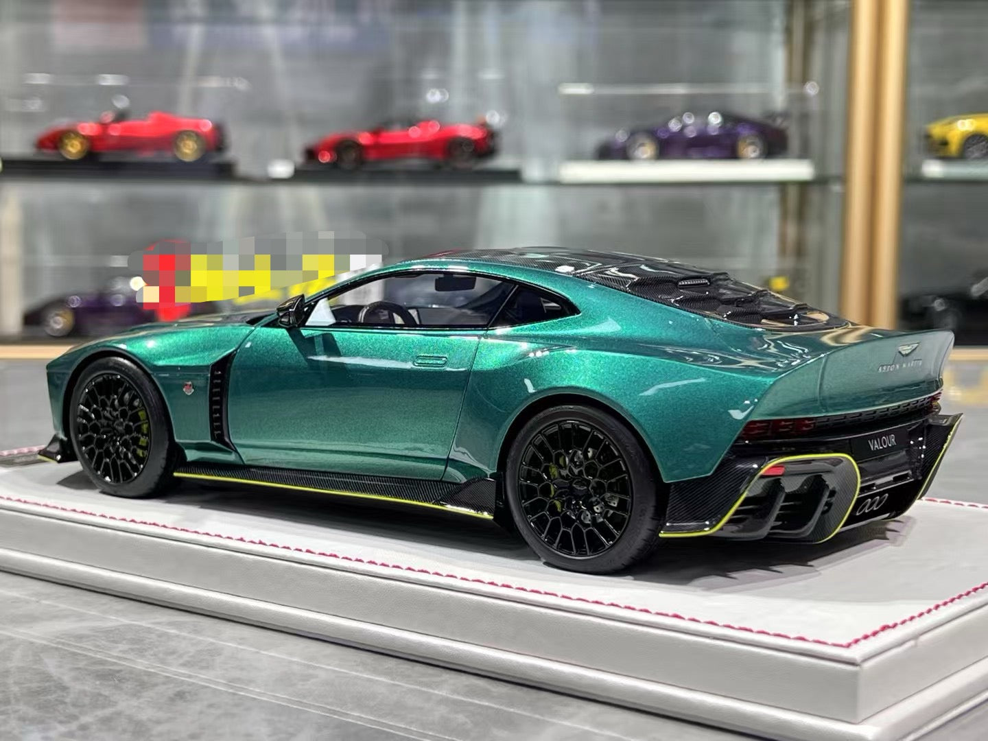 Runner Aston Valour 1/18