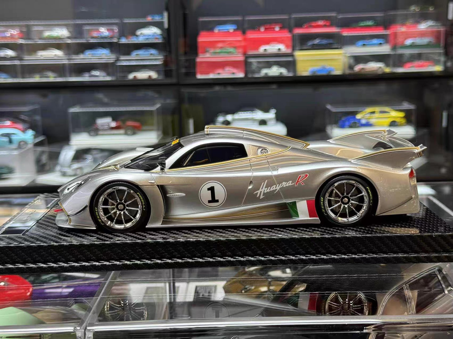 VIP Models Pagani Huayra R 1/18.