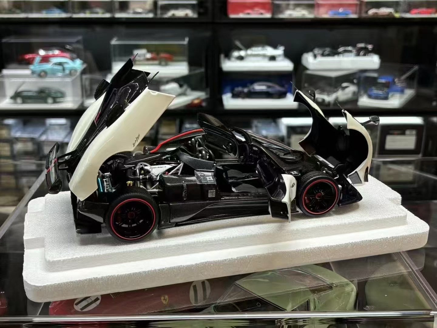Almost Real Pagani Zonda Cinque Roadster 1/18