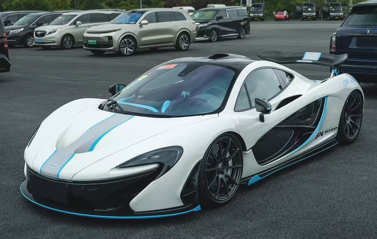Dino Models McLaren P1 1/18 (White Base)