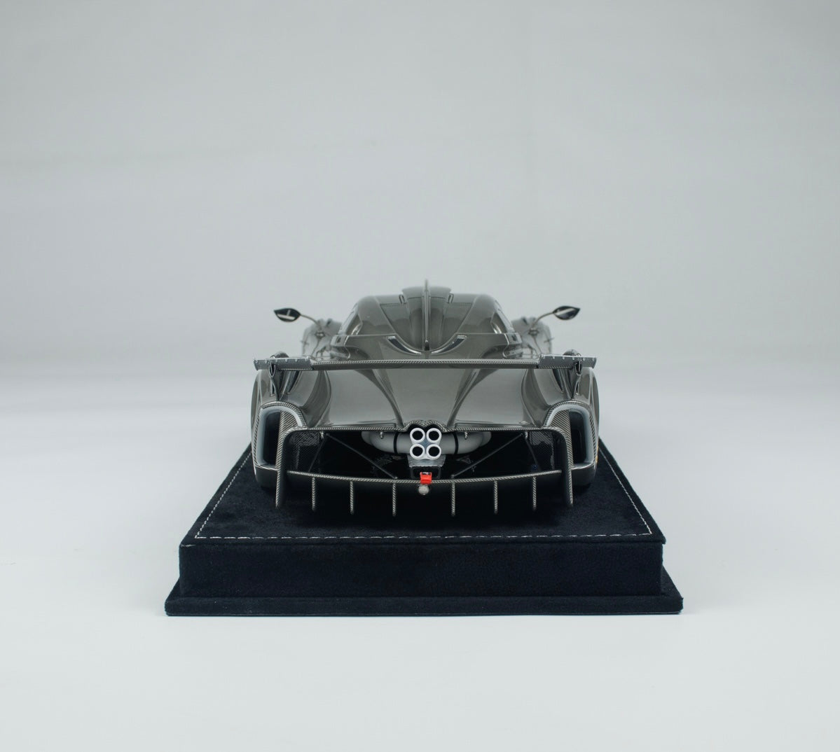 CLEARANCE! Henson & Heaven (HH Models) Huayra R 1/18