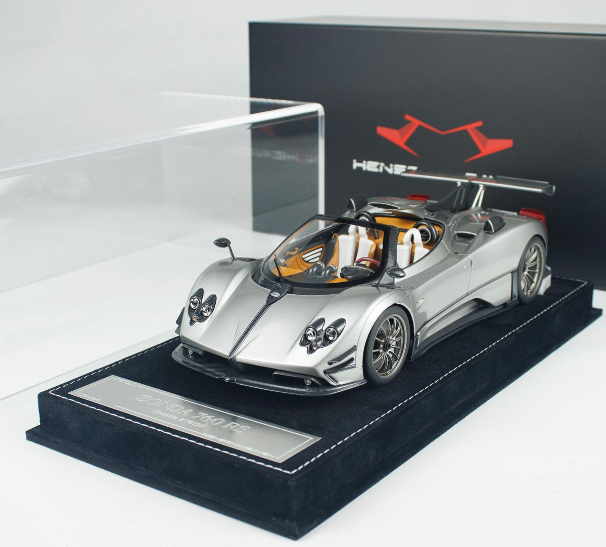 CLEARANCE! Henson & Heaven (HH Models) Pagani Zonda Roadster 1/18