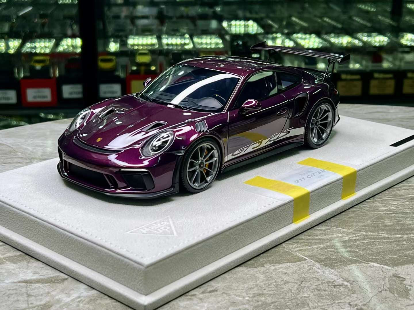 MakeUp 1/18 Porsche 911 GT3RS