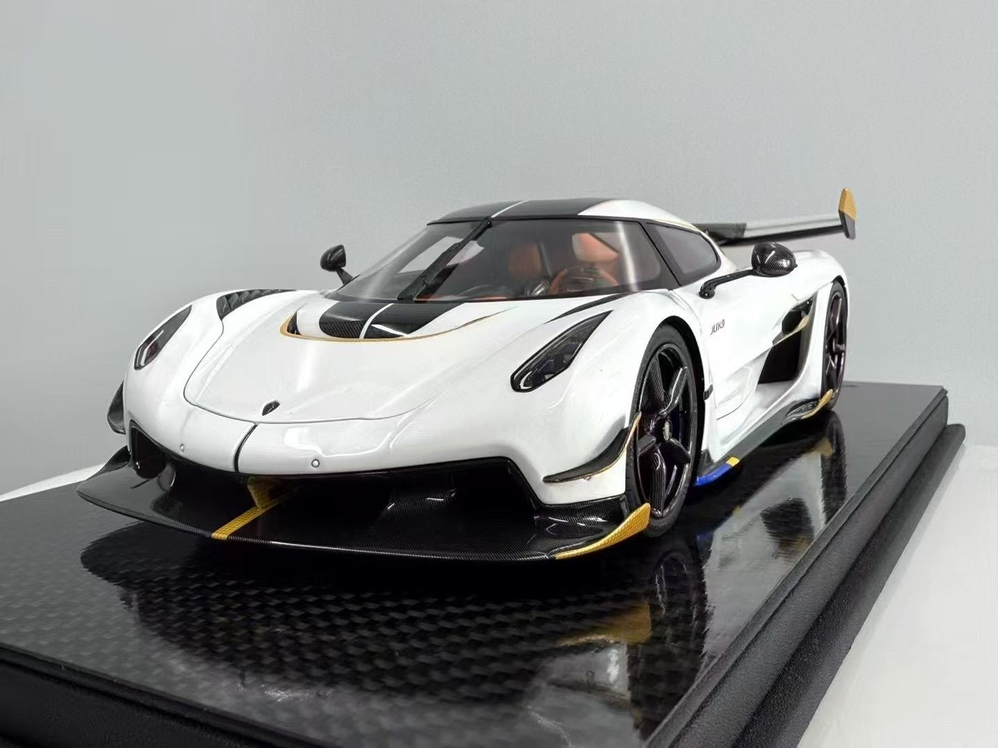 (Pre-Order) FrontiArt Koenigsegg Jesko 1/18