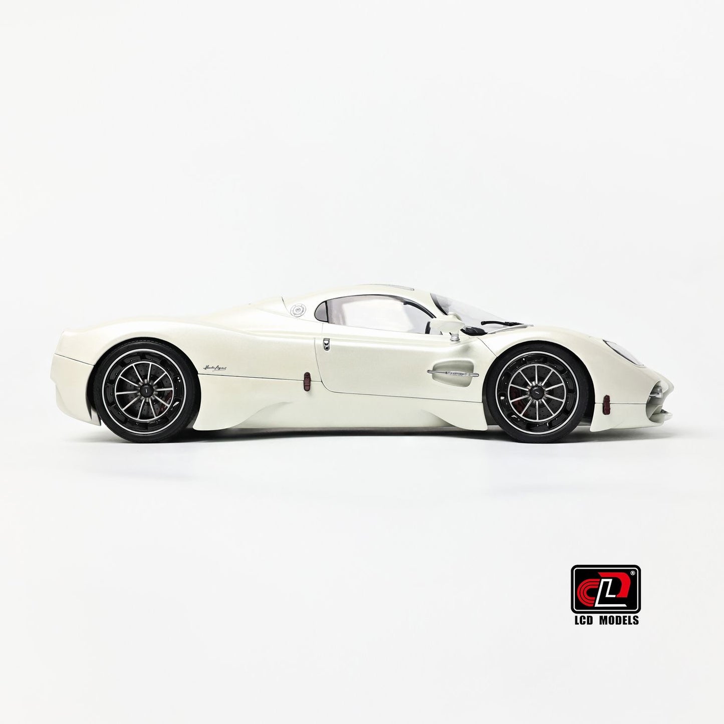 (Pre-Order) LCD Pagani Utopia 1/18