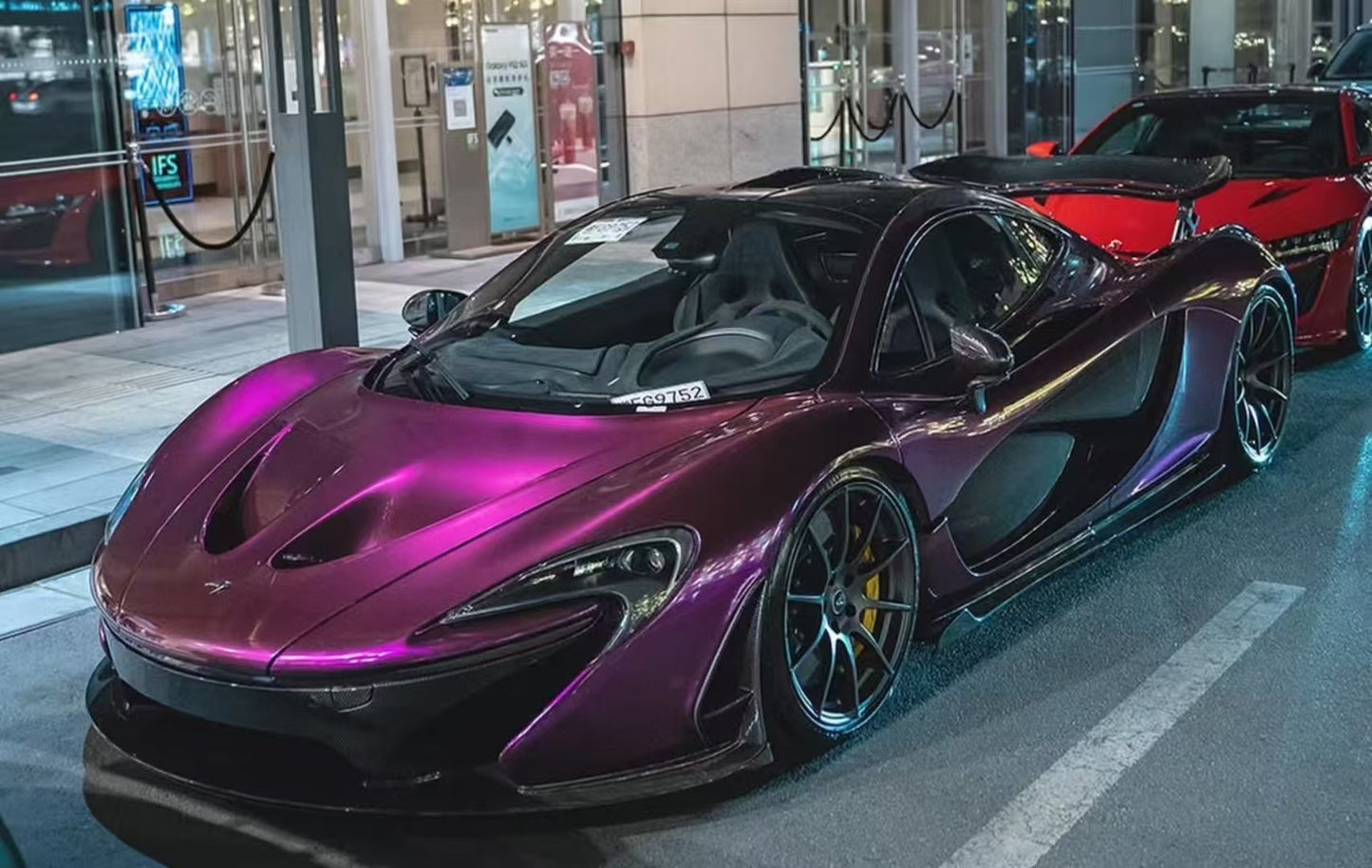 Dino Models McLaren P1 1/18 (White Base)