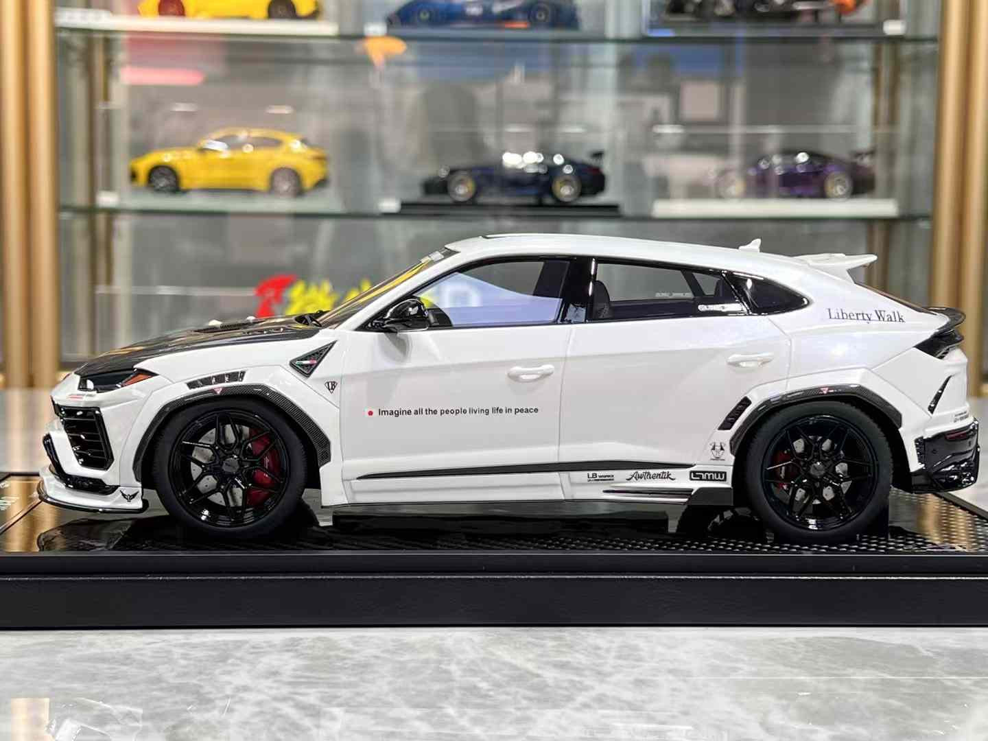 VIP Models Lamborghini Urus 1/18