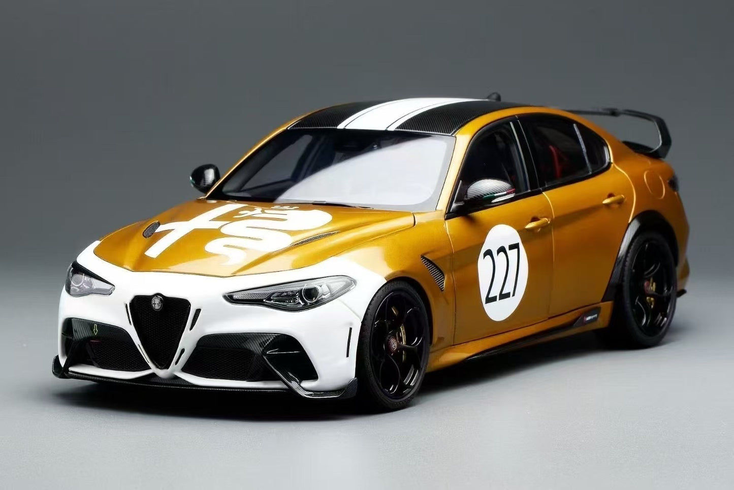 (Pre-Order) MotorHelix 1/18 Alfa Romeo Giulia GTAm