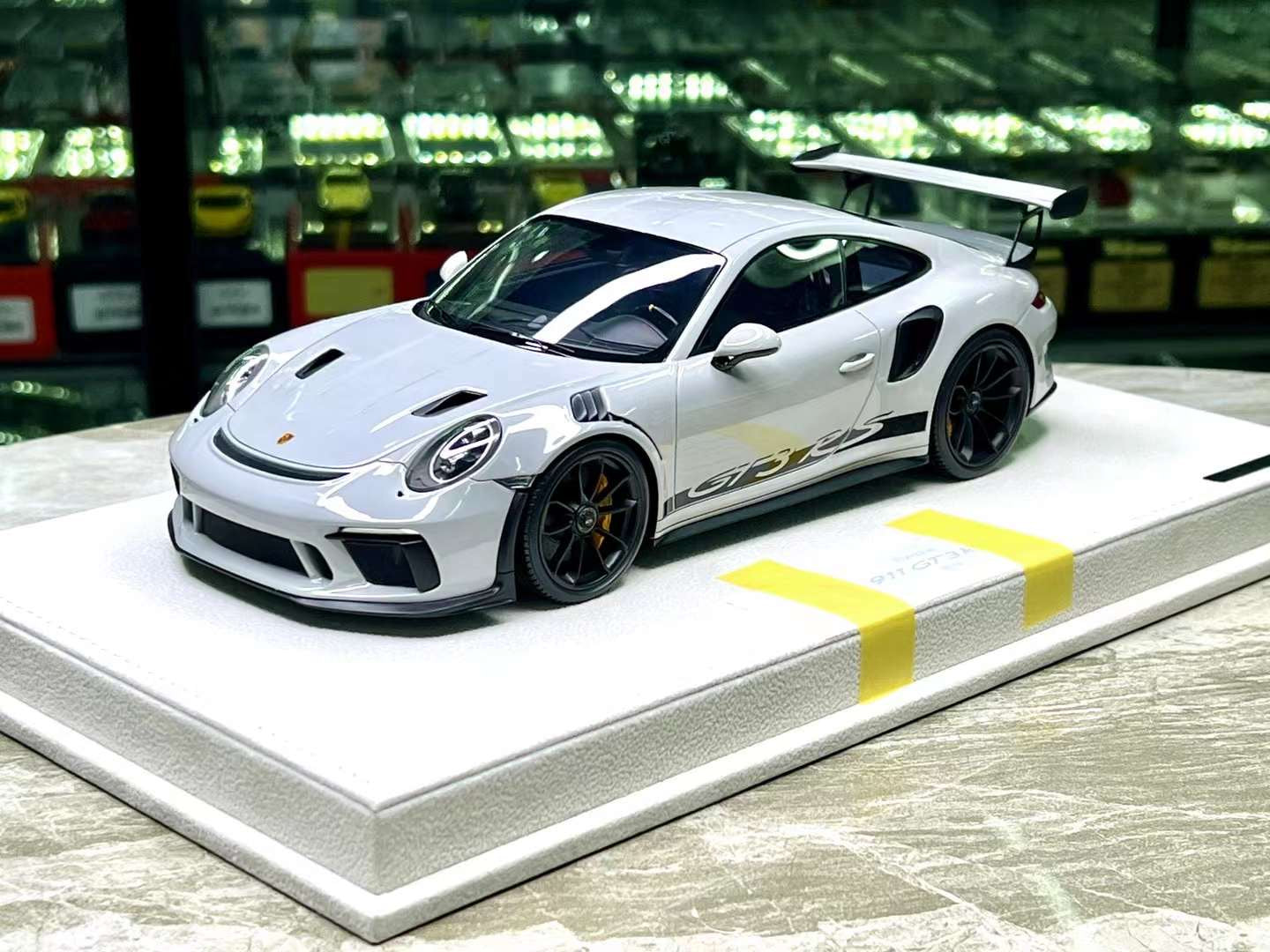 MakeUp 1/18 Porsche 911 GT3RS