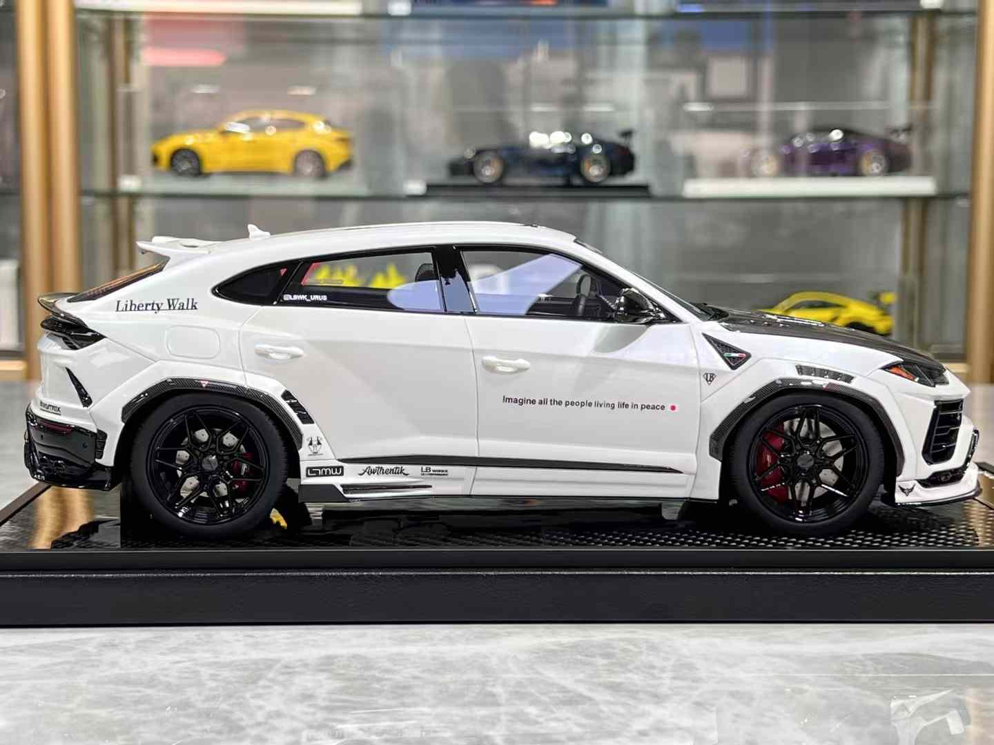 VIP Models Lamborghini Urus 1/18