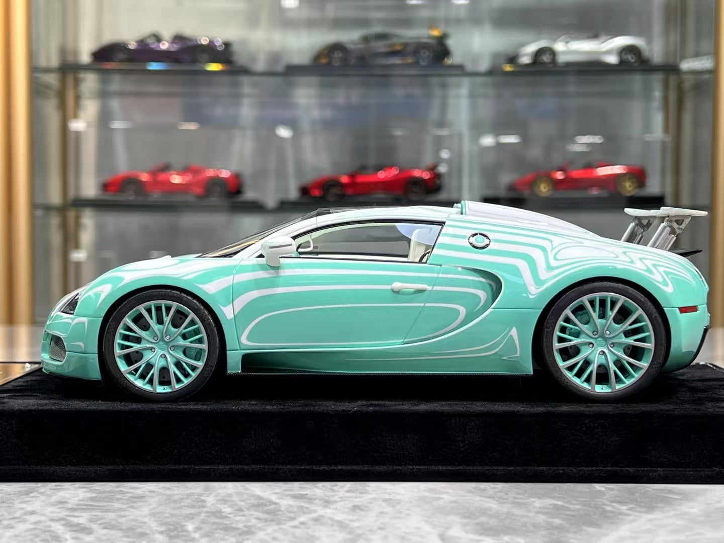 Henson & Heaven (HH) Bugatti Veyron 1/18