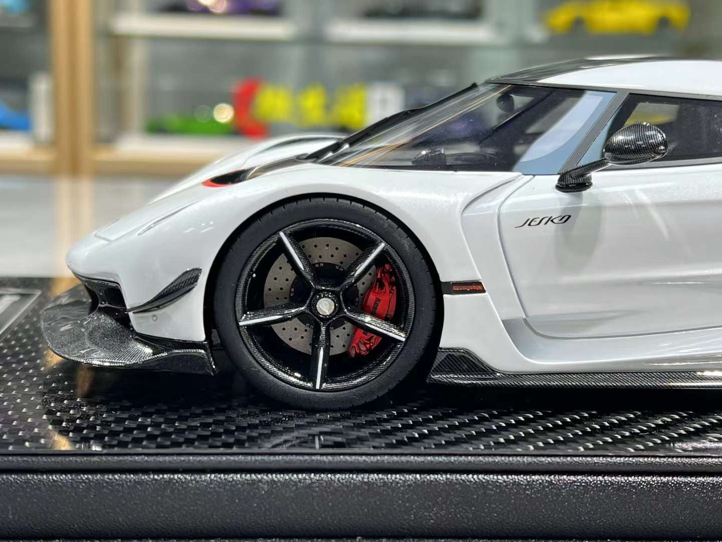 FrontiArt Koenigsegg Jesko 1/18