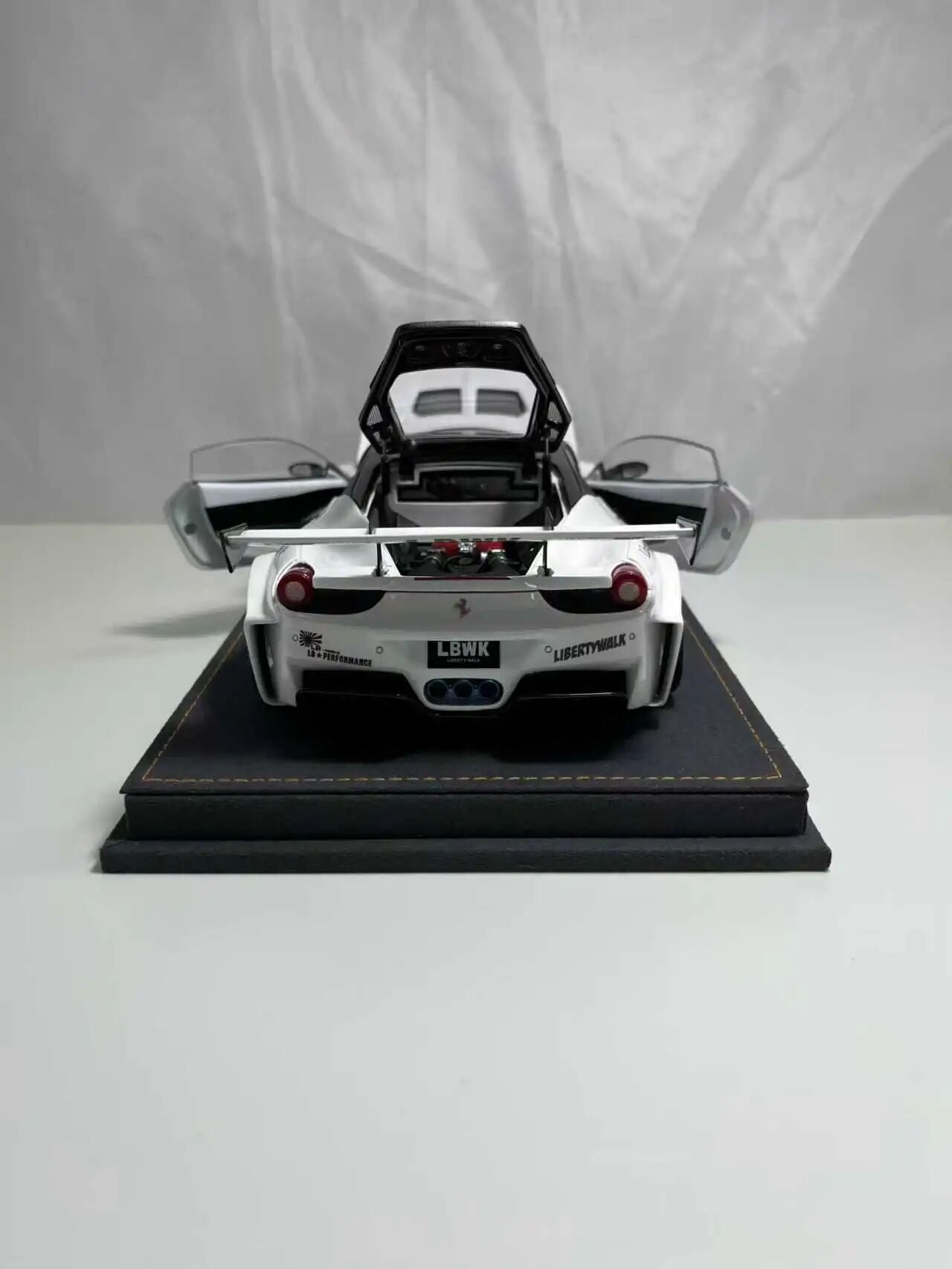 (Pre-Order) Chelepai Models 1/18 LB458GT