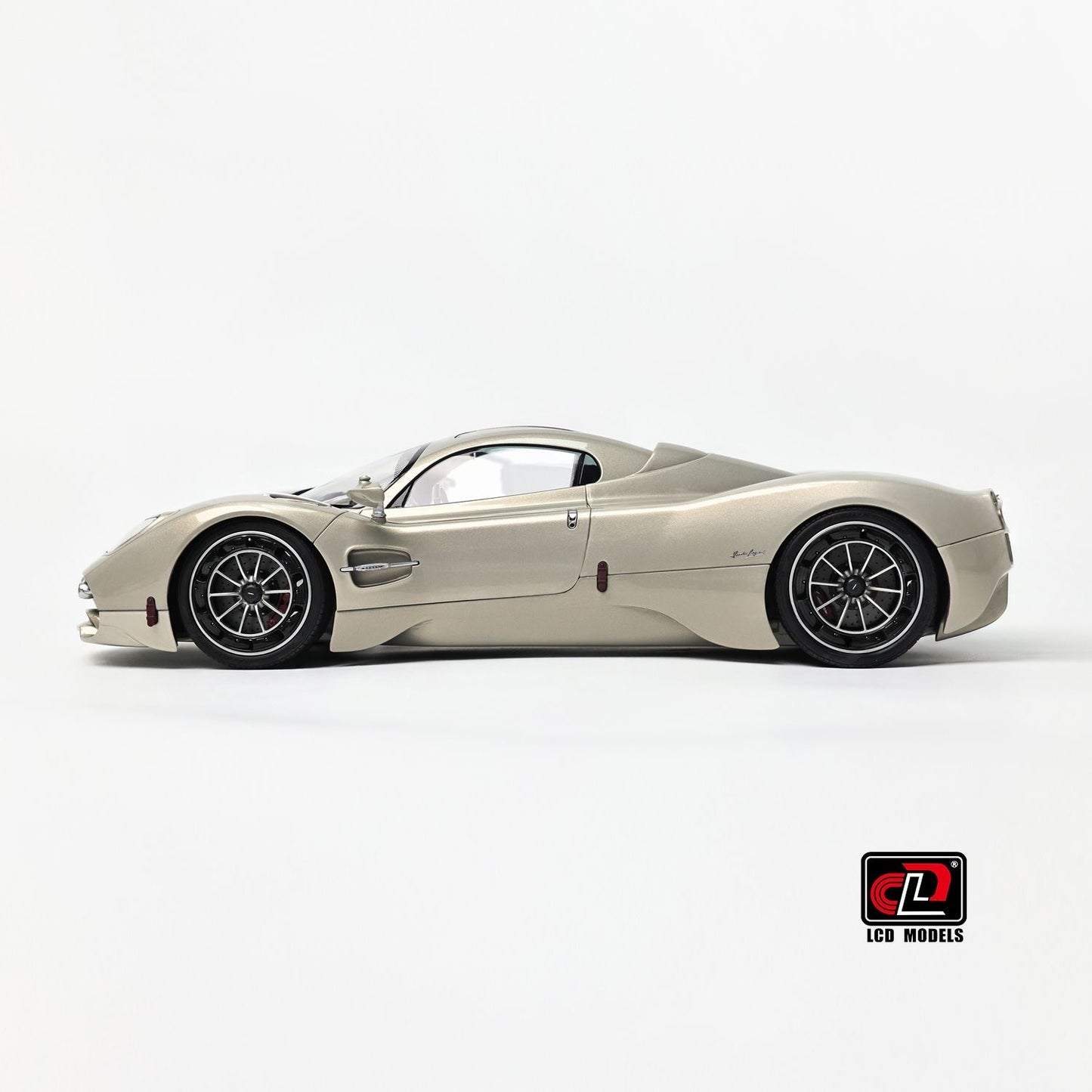 (Pre-Order) LCD Pagani Utopia 1/18
