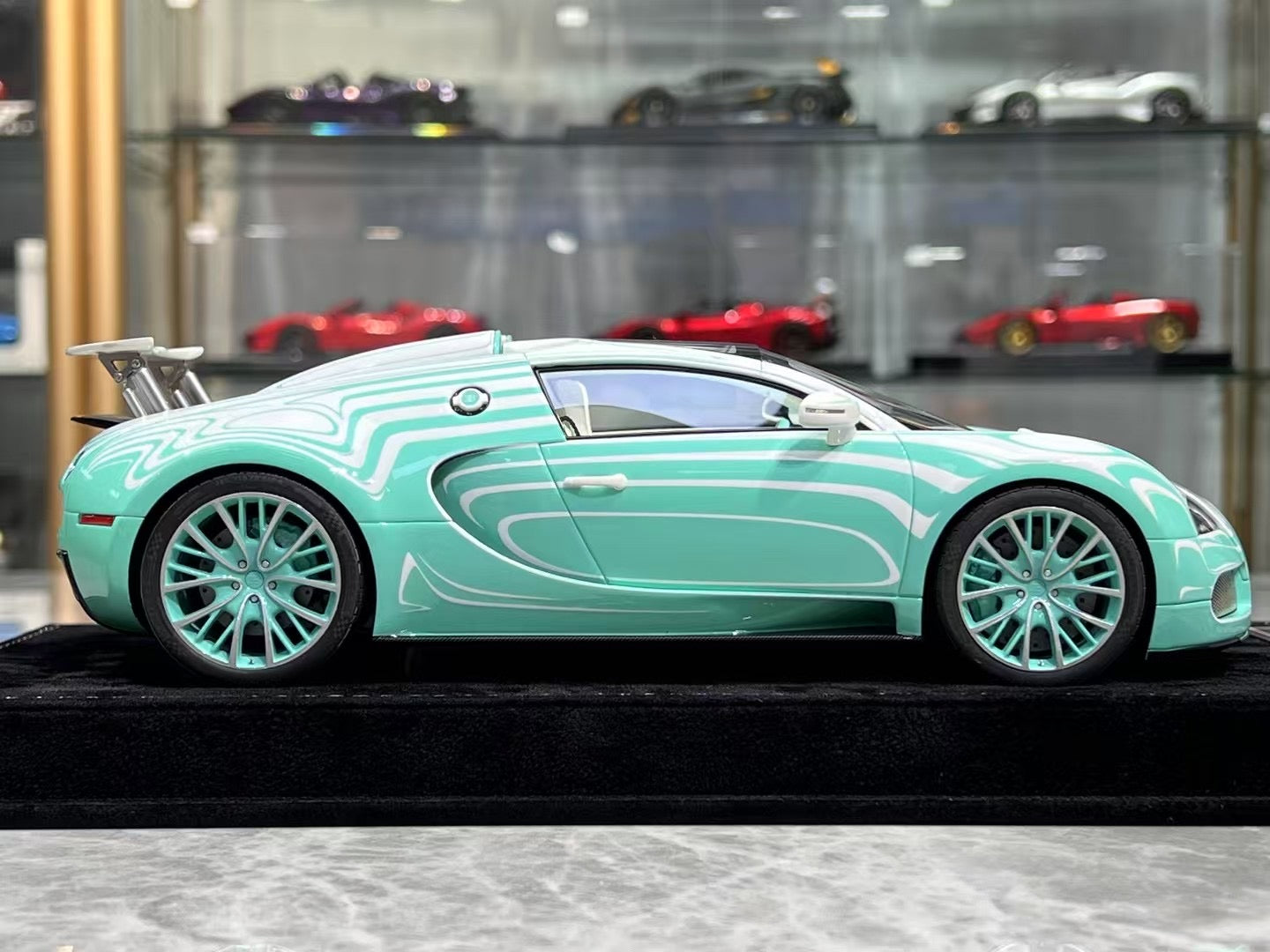 Henson & Heaven (HH) Bugatti Veyron 1/18