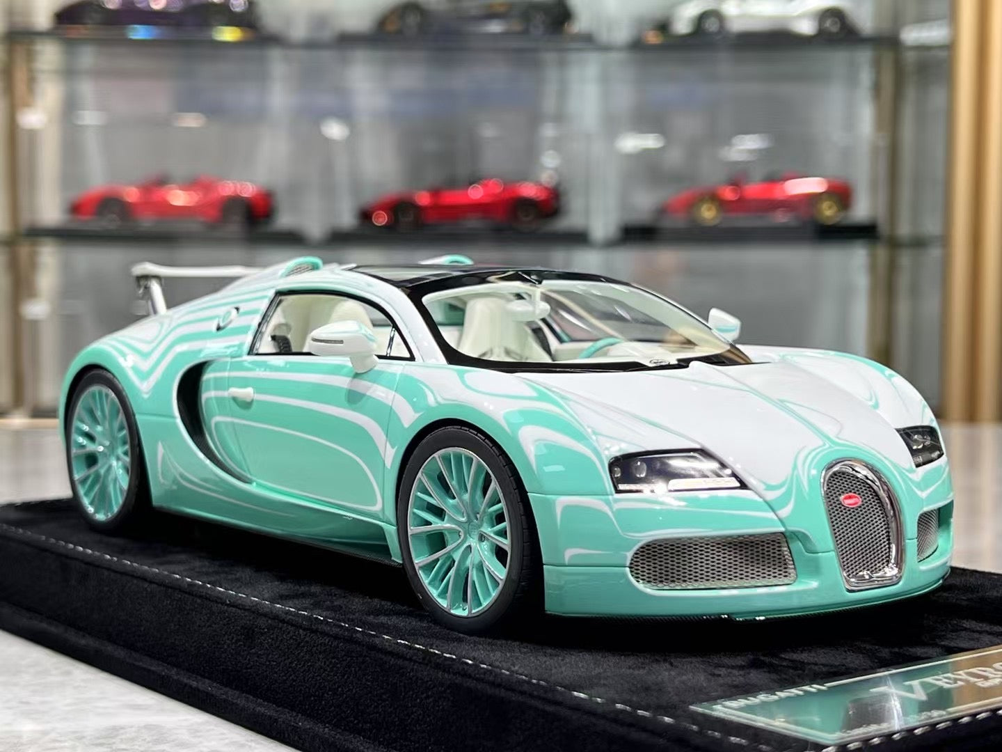 Henson & Heaven (HH) Bugatti Veyron 1/18