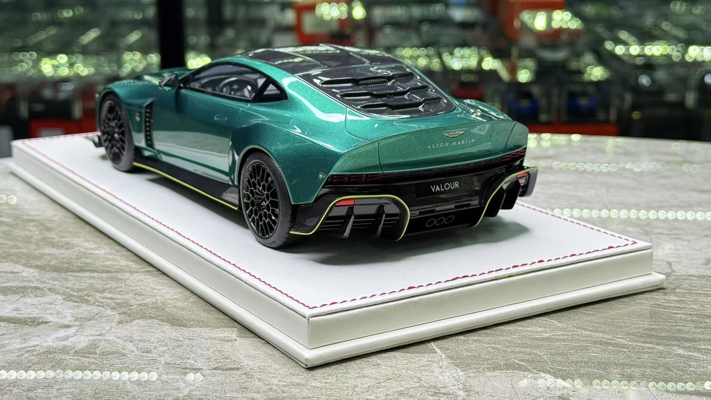 Runner Aston Valour 1/18