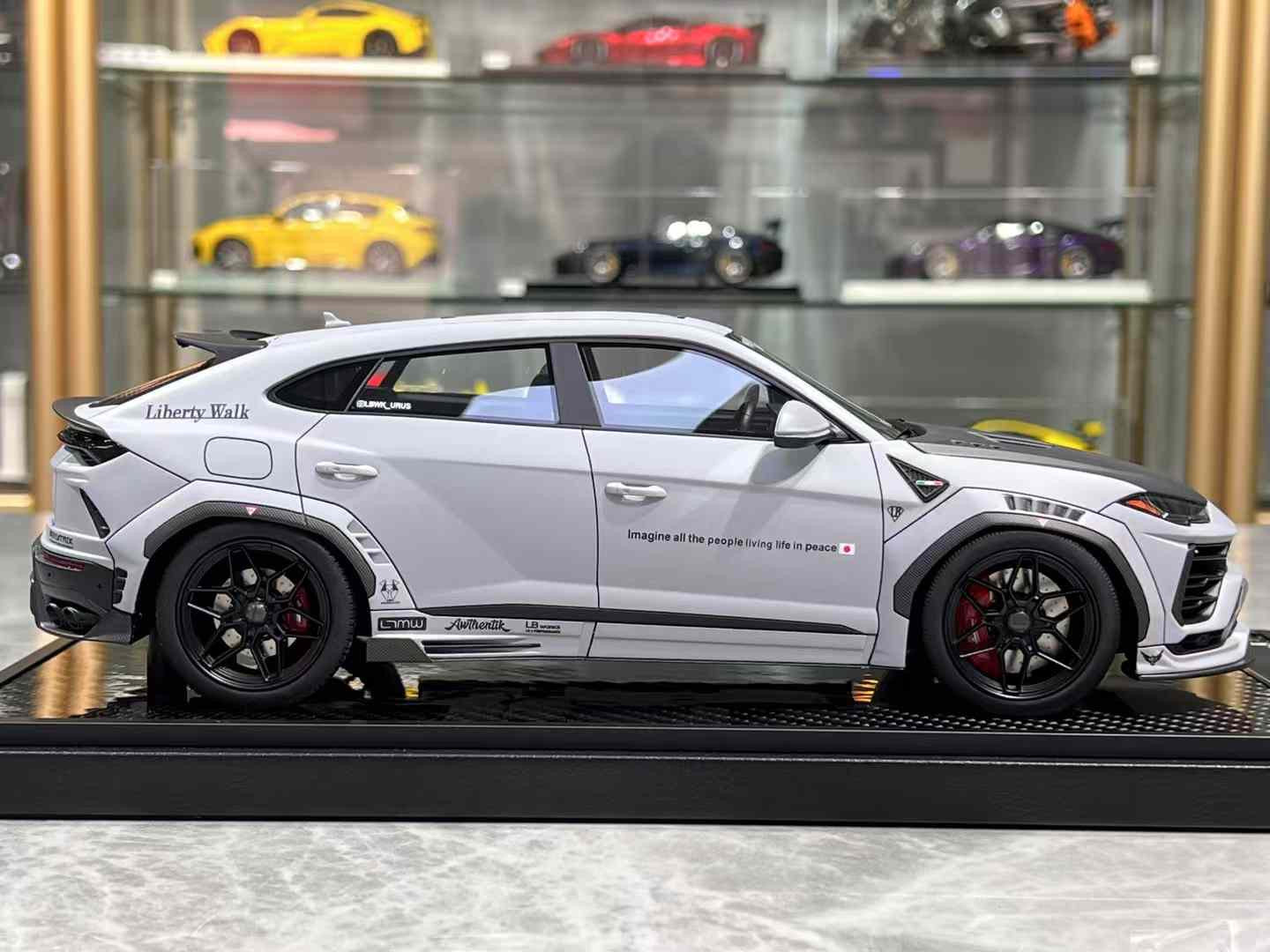 VIP Models Lamborghini Urus 1/18