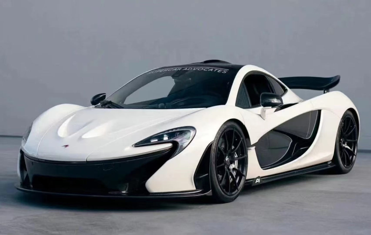 Dino Models McLaren P1 1/18 (White Base)