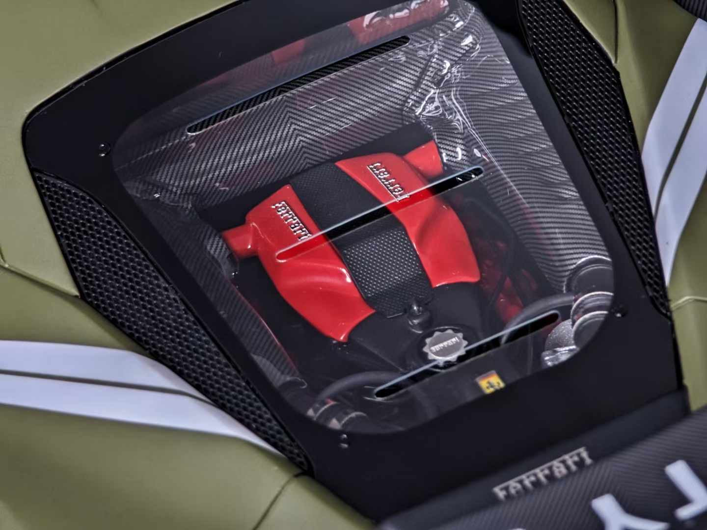 VIP Models F8 LBWK 1/18