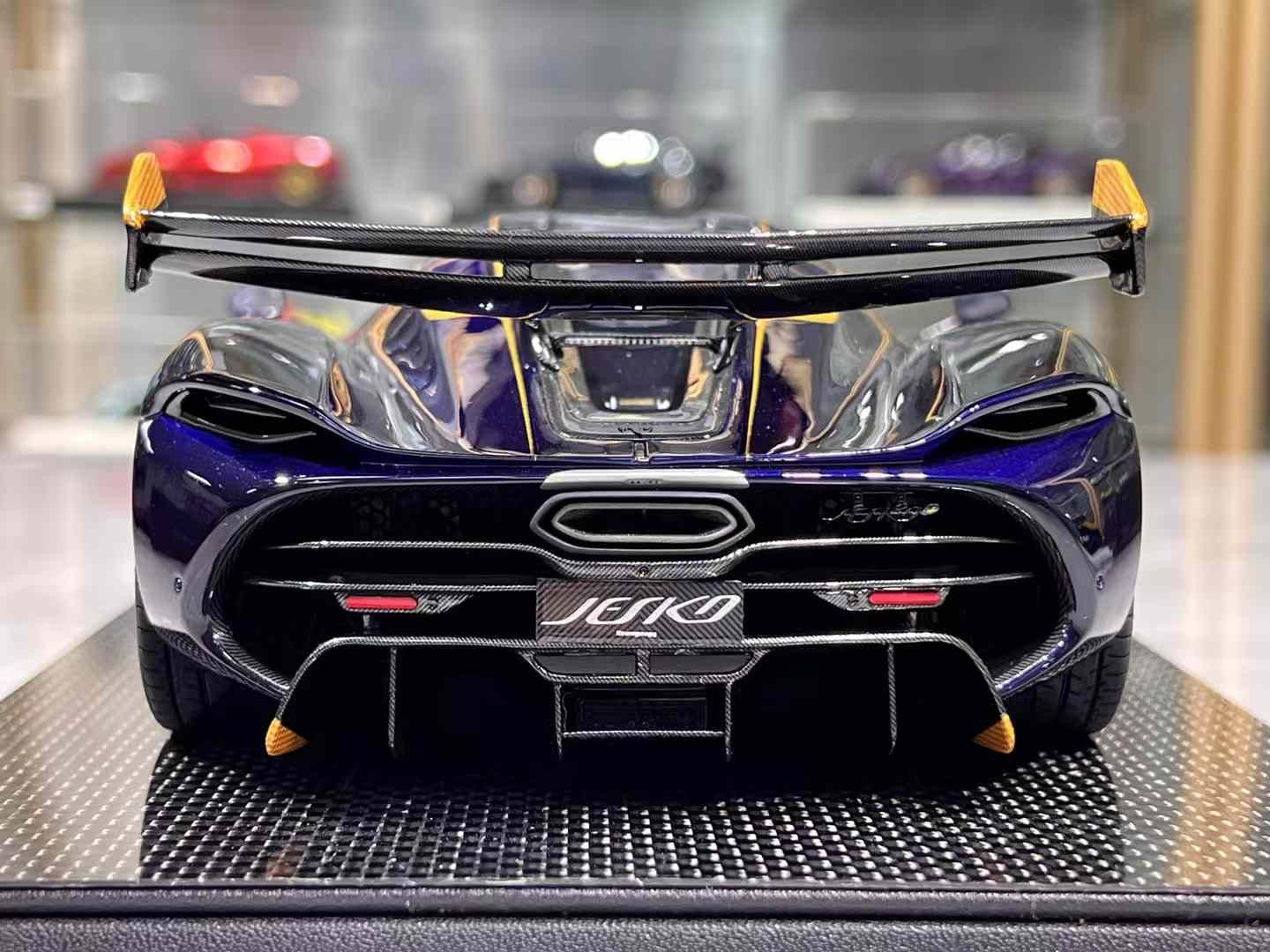 FrontiArt Koenigsegg Jesko 1/18