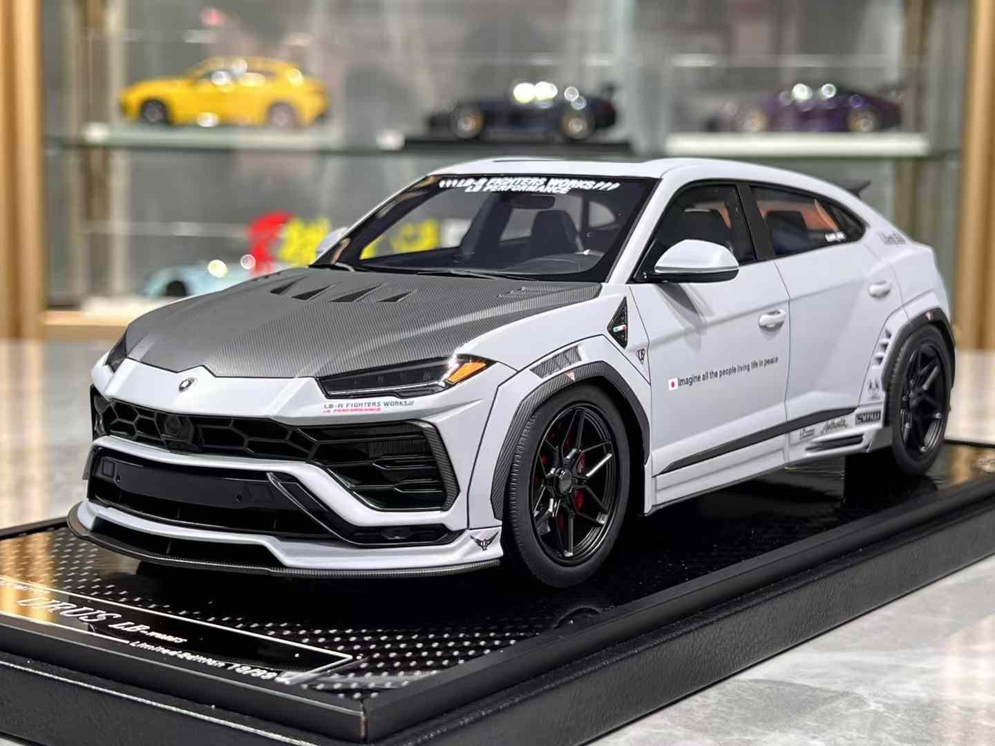 VIP Models Lamborghini Urus 1/18