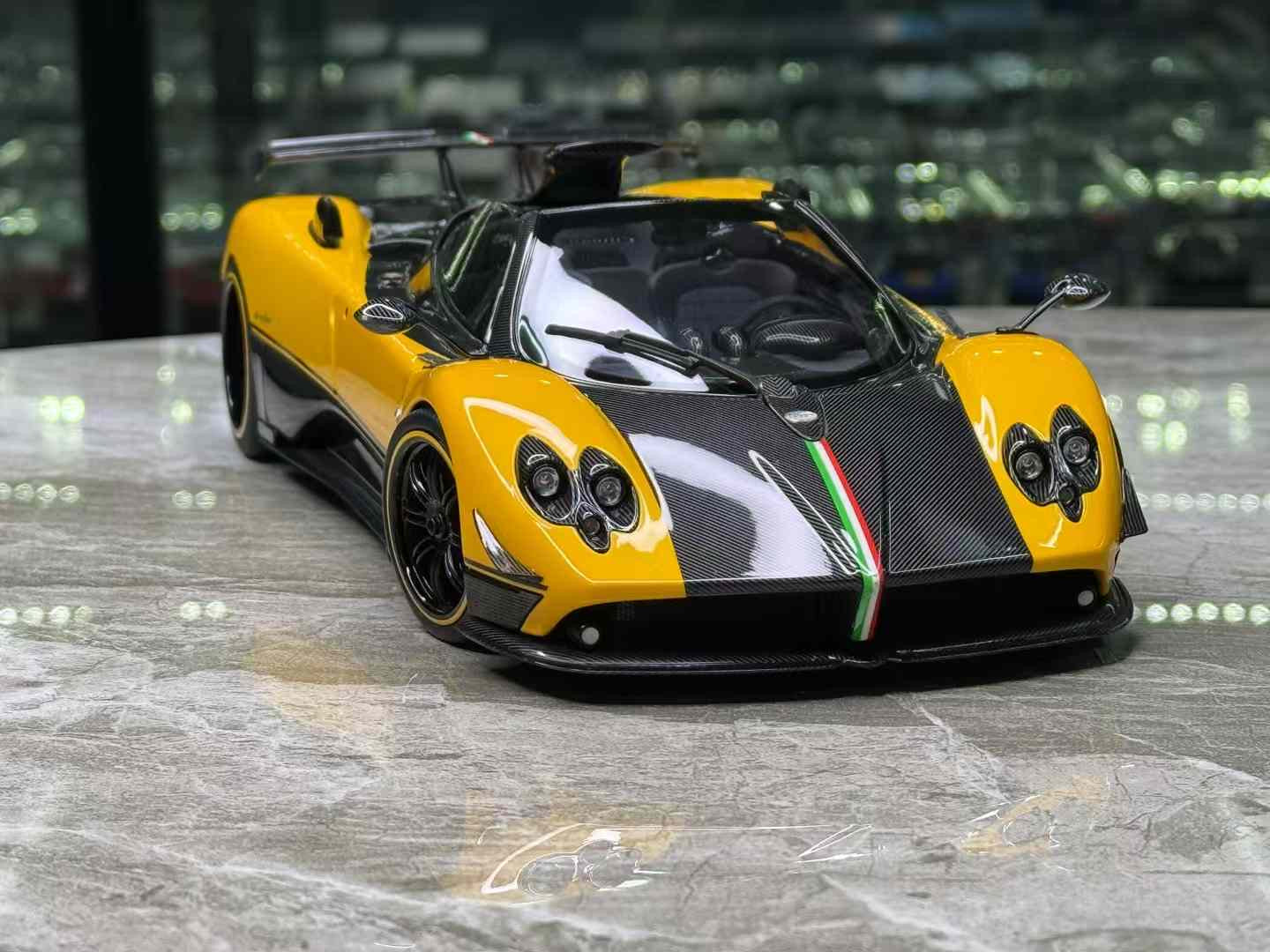 Almost Real Pagani Zonda Cinque Roadster 1/18
