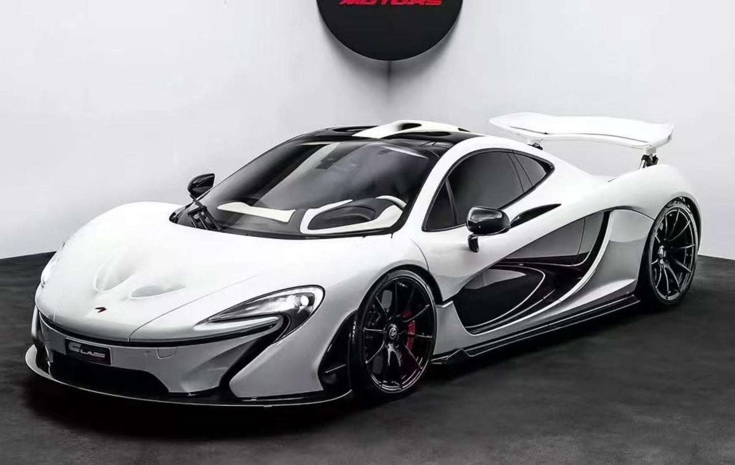 Dino Models McLaren P1 1/18 (White Base)