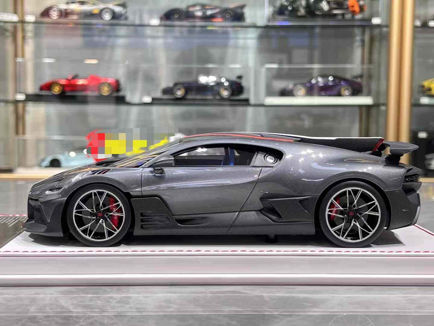 F.C Models Bugatti Divo 1/18 (White Base)