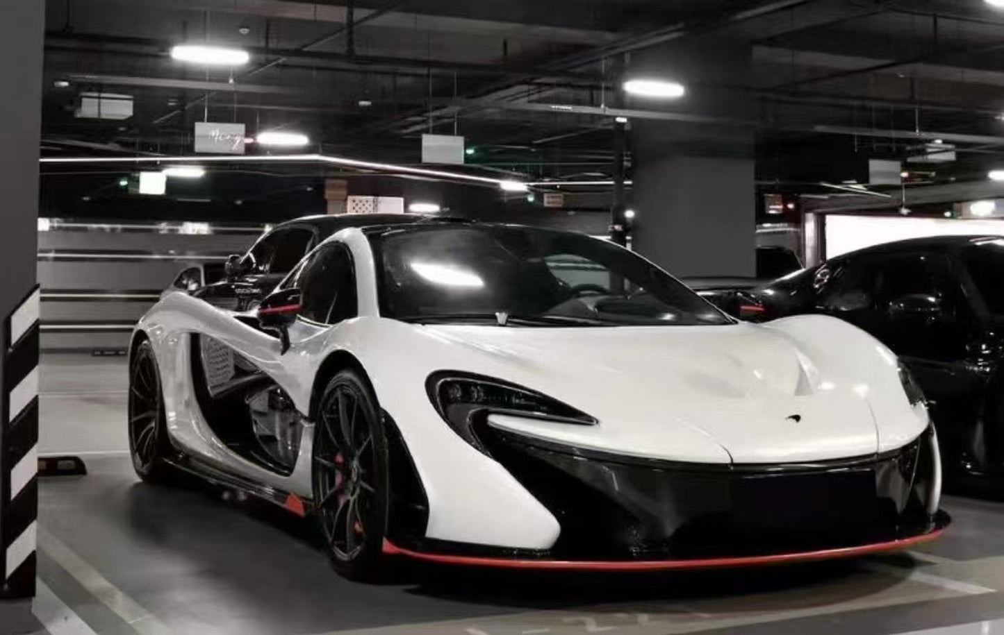 Dino Models McLaren P1 1/18 (White Base)