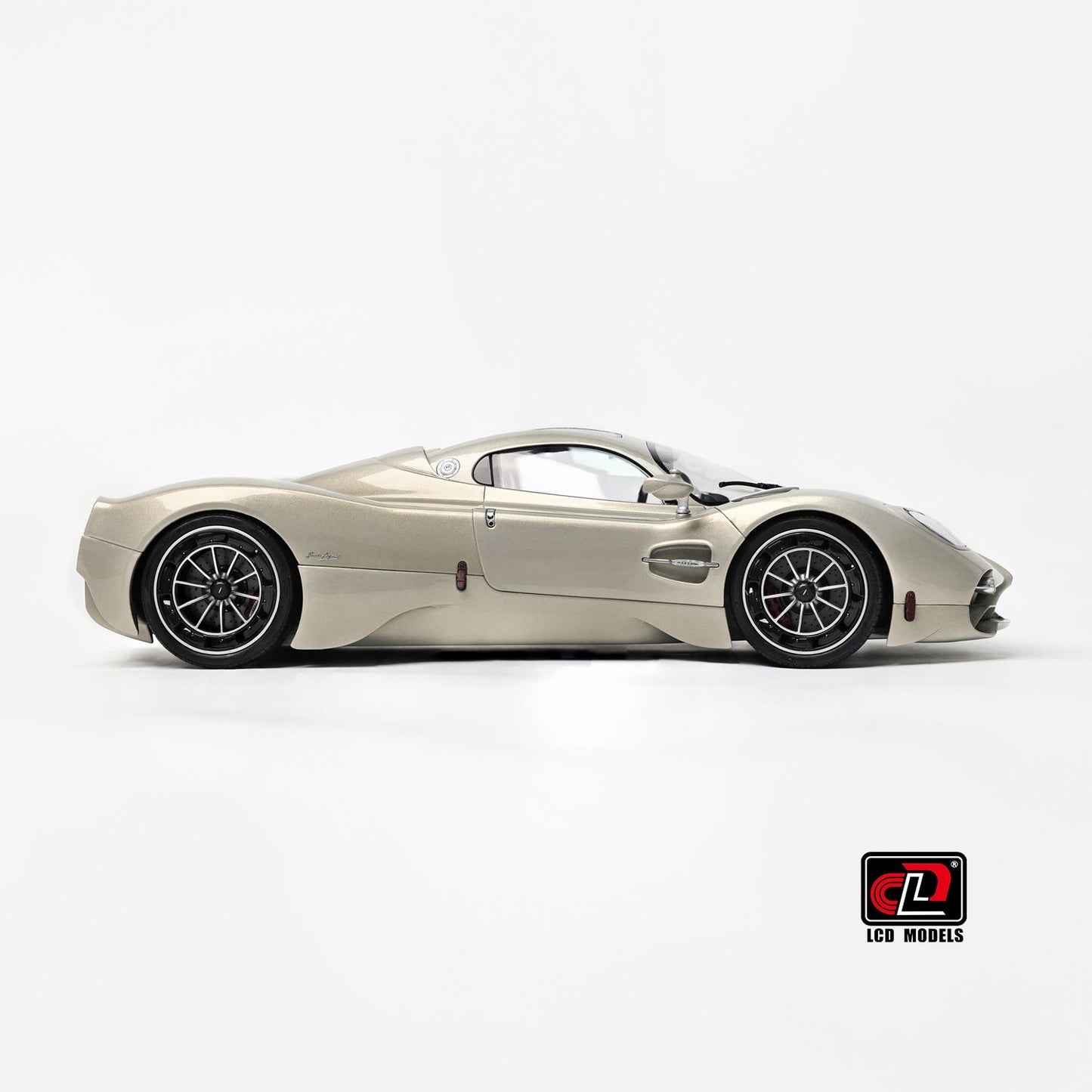(Pre-Order) LCD Pagani Utopia 1/18