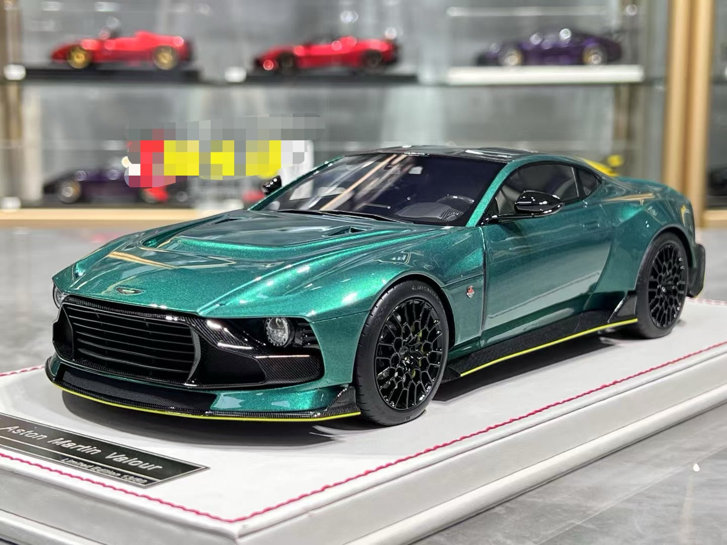 Runner Aston Valour 1/18