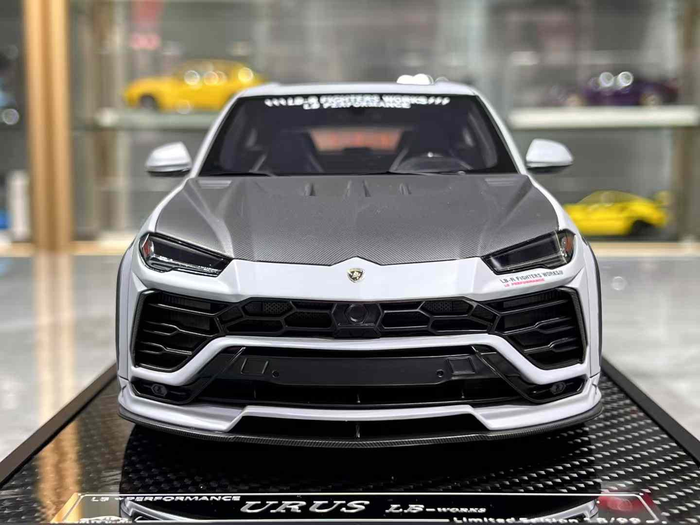 VIP Models Lamborghini Urus 1/18