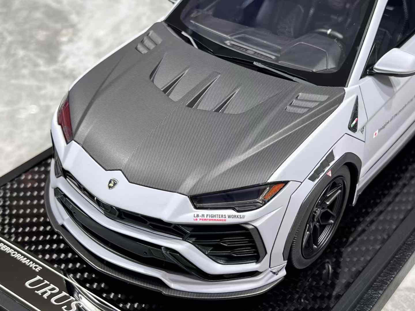 VIP Models Lamborghini Urus 1/18