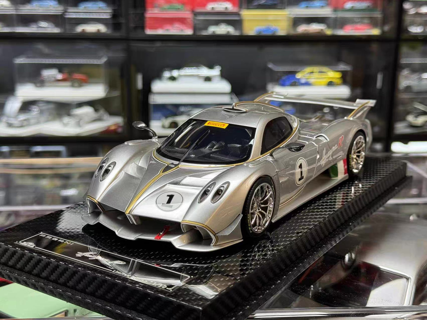 VIP Models Pagani Huayra R 1/18.