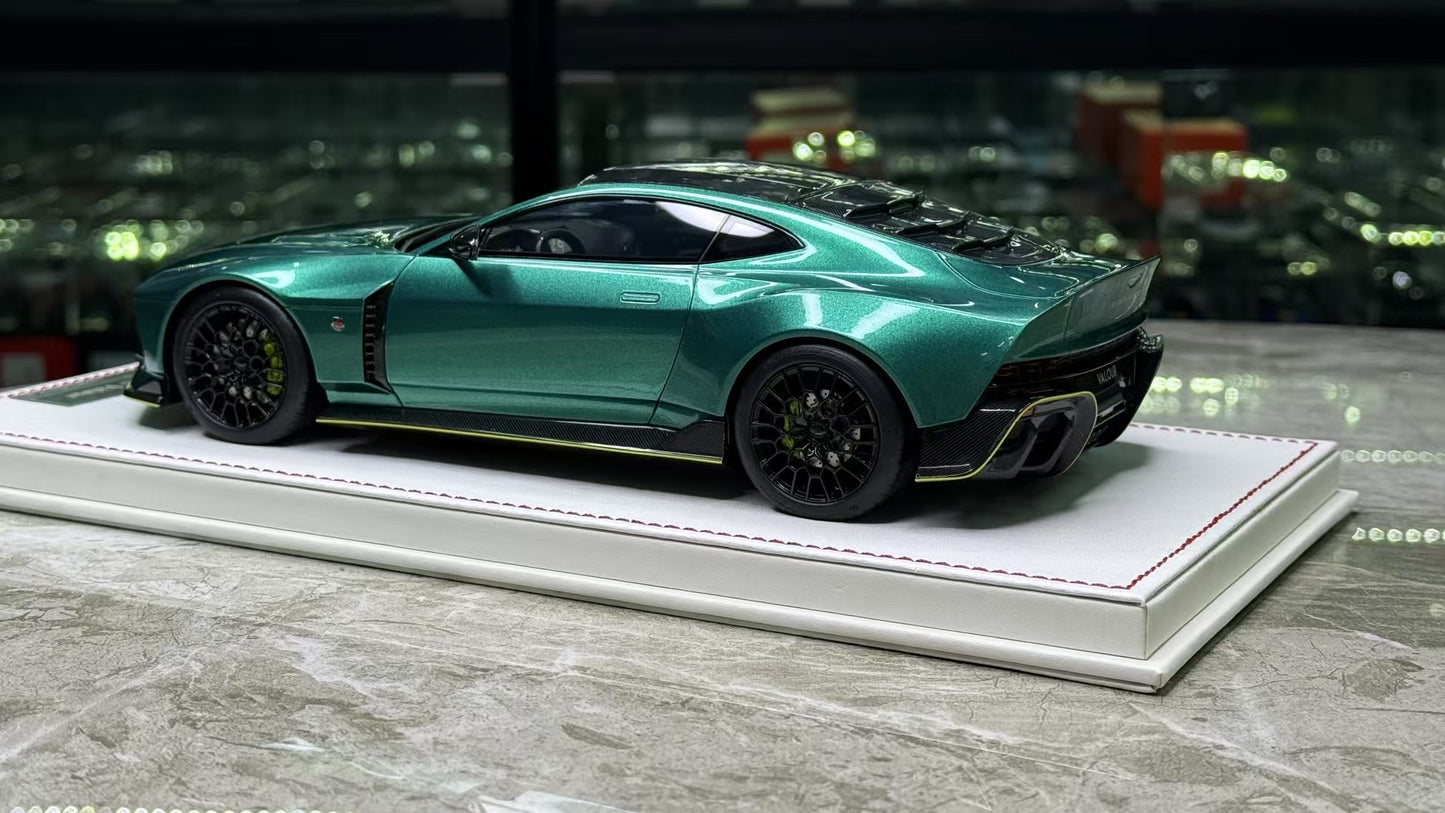 Runner Aston Valour 1/18
