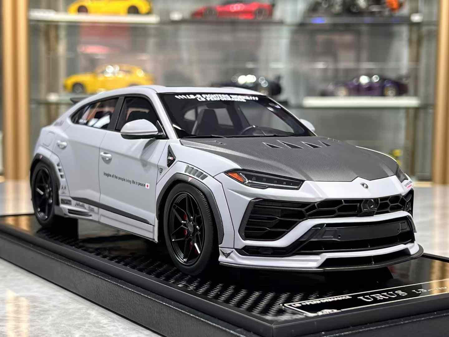 VIP Models Lamborghini Urus 1/18