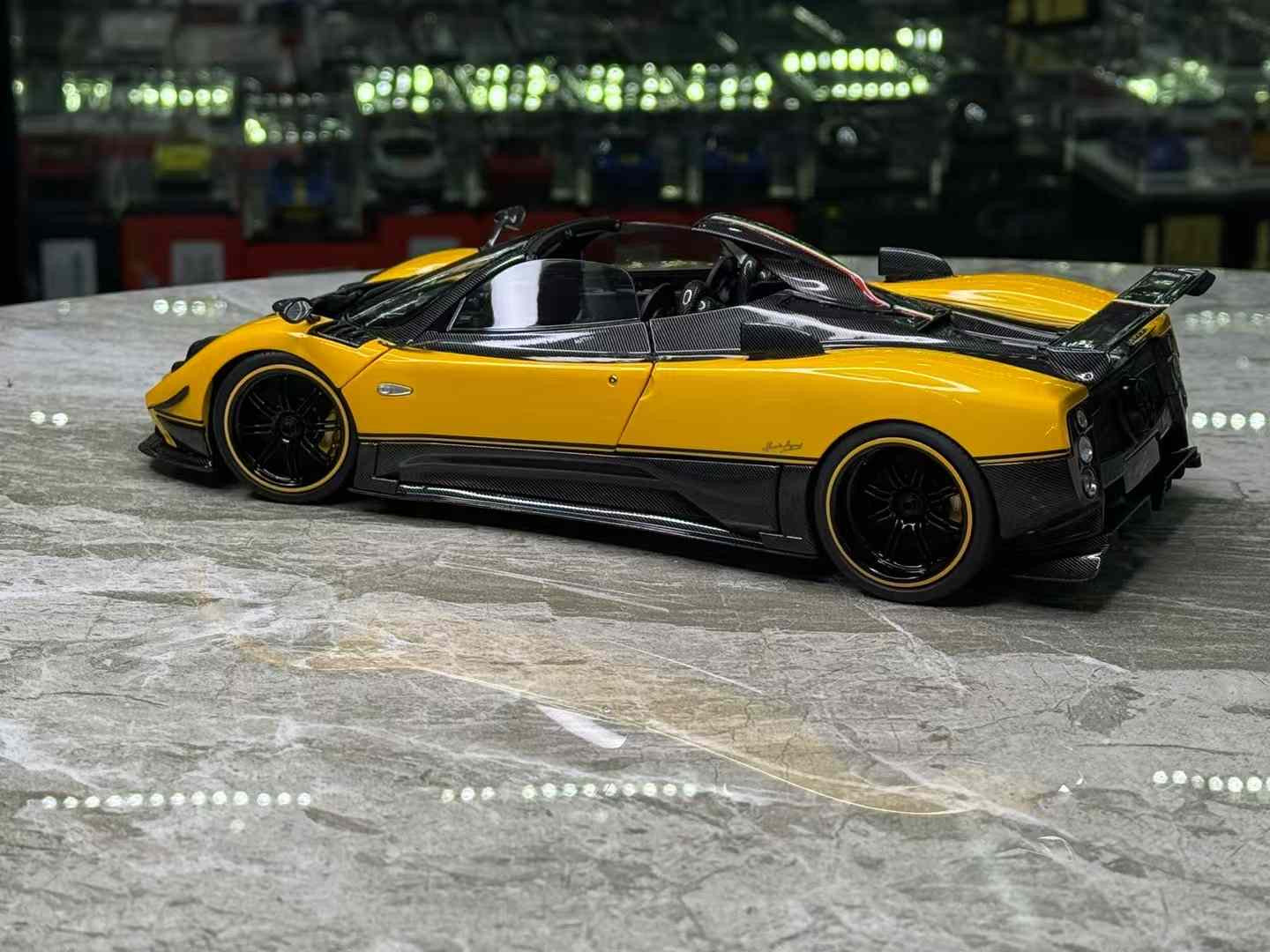 Almost Real Pagani Zonda Cinque Roadster 1/18