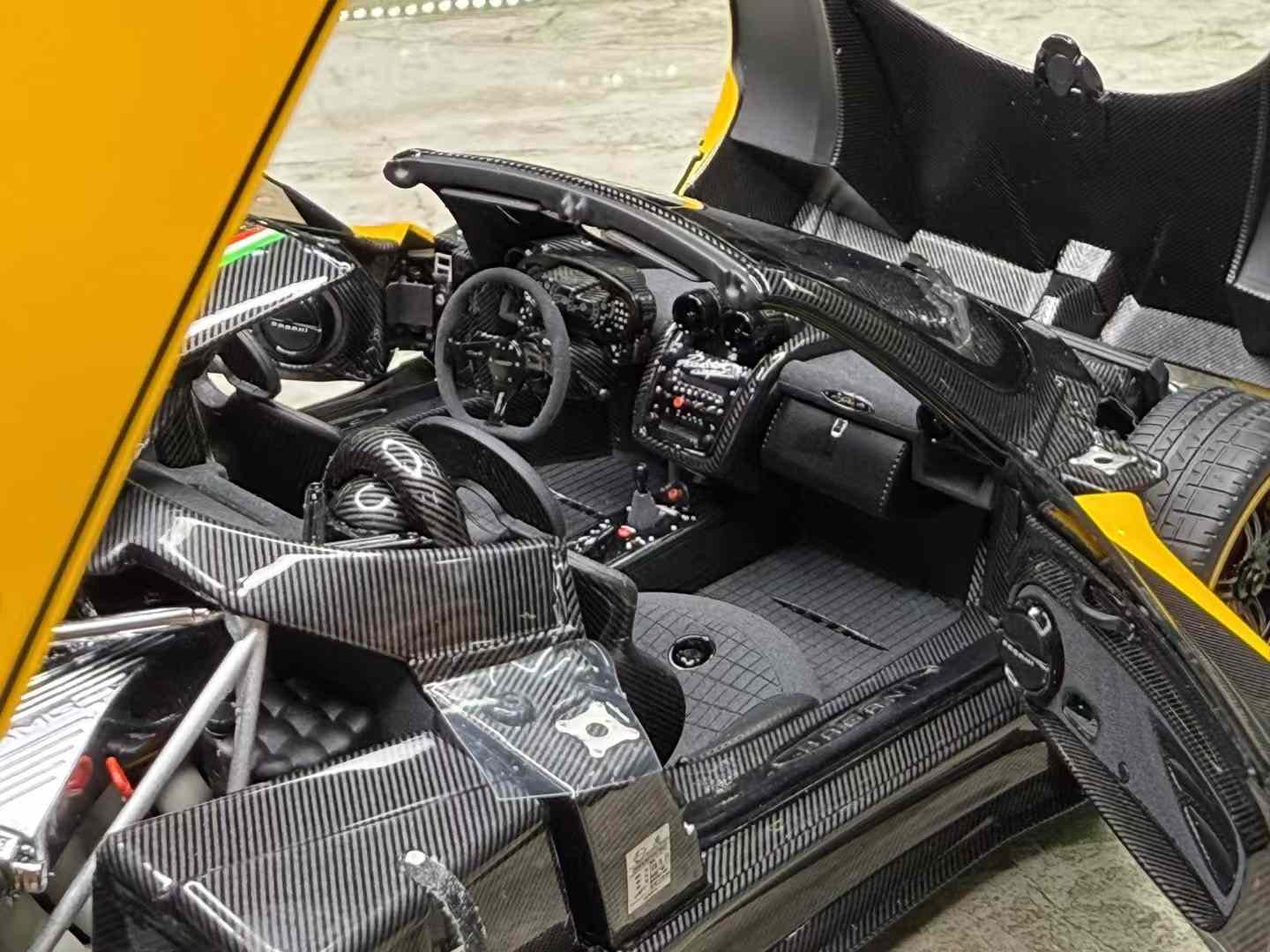 Almost Real Pagani Zonda Cinque Roadster 1/18